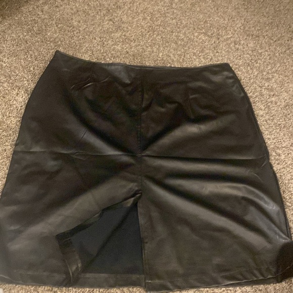 Leather skirt. Plus size - Picture 3 of 4